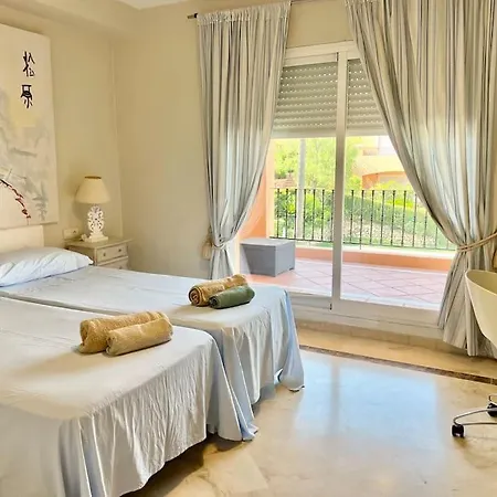 Cosy Townhouse Golden Mile *